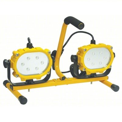 Luz LED portátil LUMAPRO 1,200 lm con base estable y doble cabezal.
