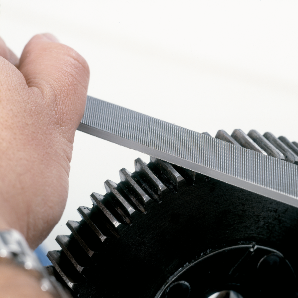 Lima mecánica plana Bahco con mango ergonómico modelo 1-100 para trabajo en metal