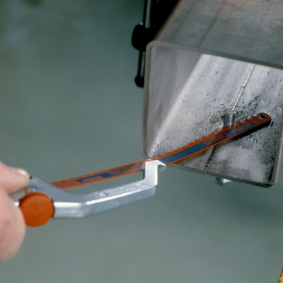 mini arco de sierra Bahco Sandflex 208 con hoja bimetálica para espacios reducidos